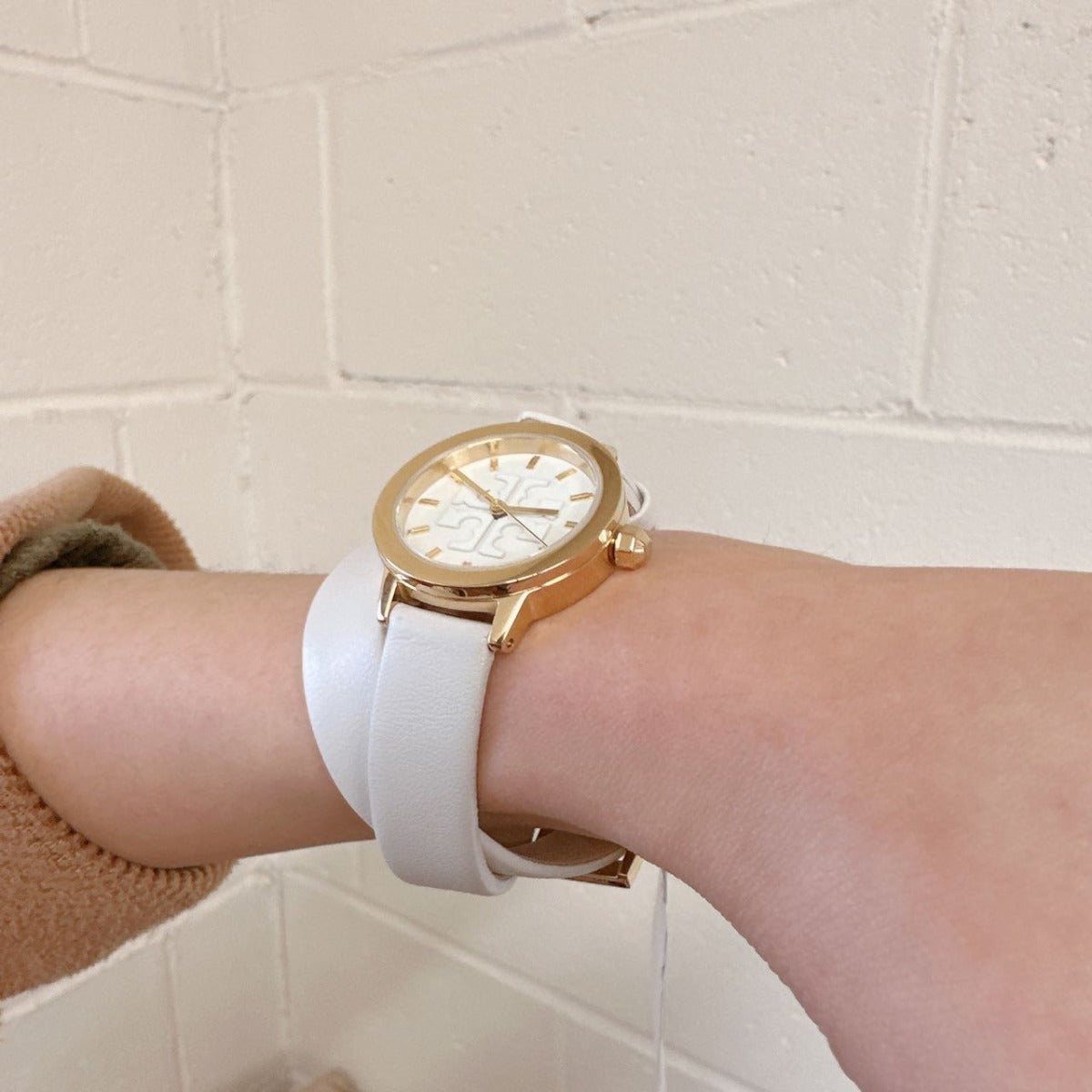 Tory Burch TBW2002 Women's Gigi Gold Stainless Leather Wrap Watch 28mm Tory Burch TBW2002 Women's Gigi Gold Stainless Leather Wrap Watch 28mm